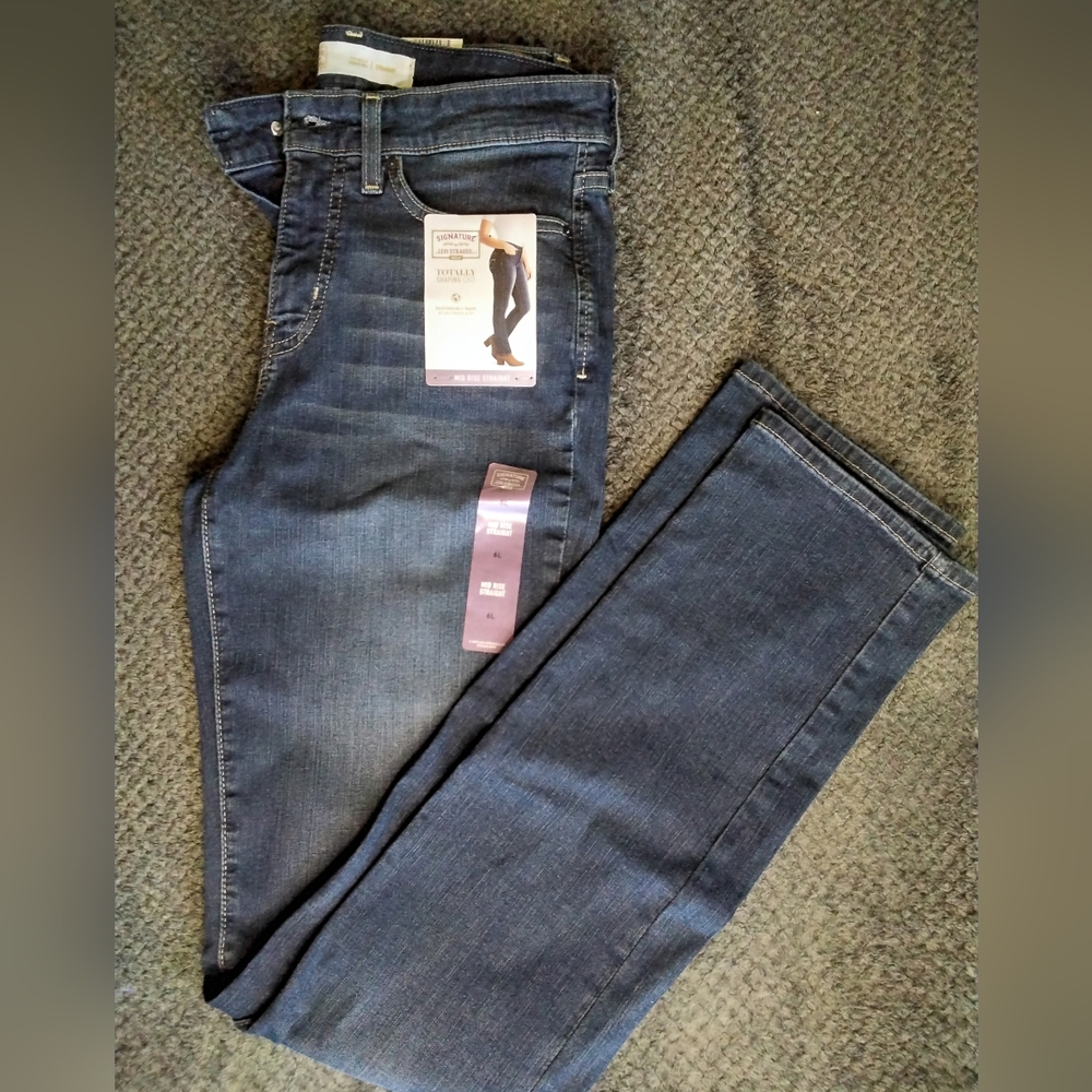 Signature by Levi Strauss & Co. Gold Label Women's Curvy Totally Shaping